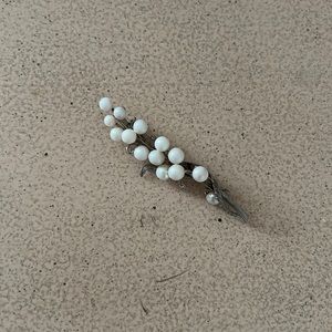 ⚪️Vintage Floral Silver and Pearl Brooch / Pin ⚪️